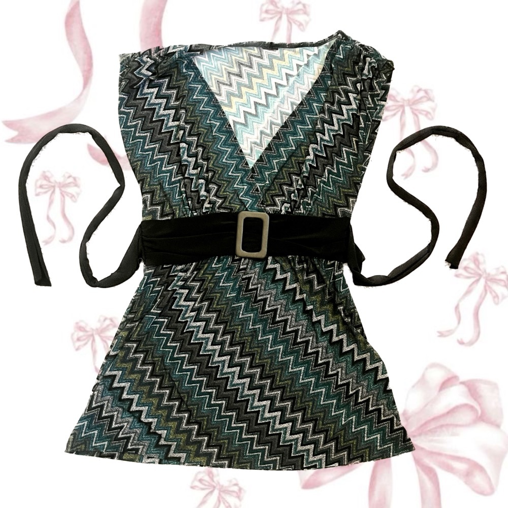 Green and black Y2K blouse